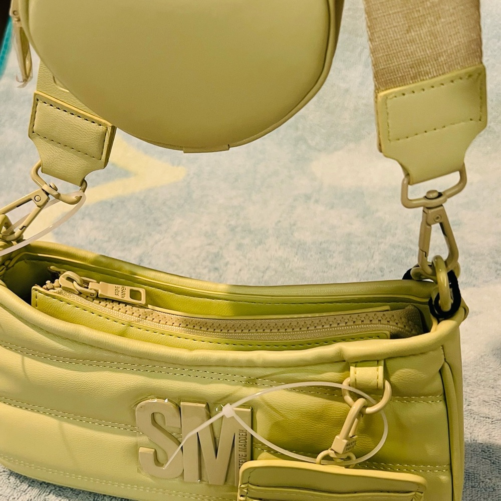Steve Madden BZOIA Crossbody Bag AirlPod/Coin Pouch & ID Cards Holder NWT - Picture 2 of 11